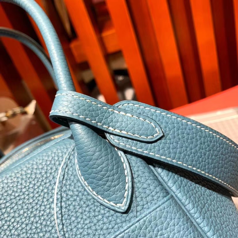 爱马仕包包官网 Hermes Lindy26CM 牛仔蓝原厂Togo牛皮琳迪包 金扣