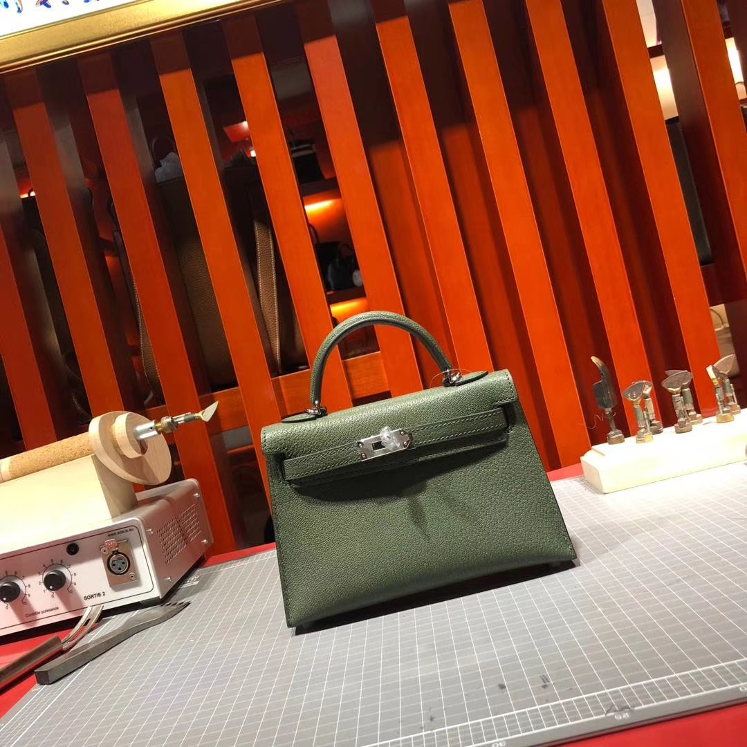 Hermes Minikelly2代 爱马仕英国绿顶级山羊皮迷你凯莉包2代手拿包 银扣