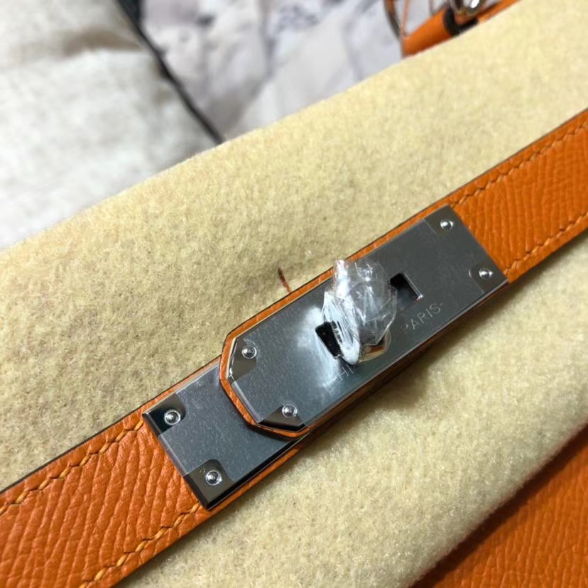 爱马仕凯莉包尺寸 Hermes Kelly28CM 橙色顶级掌纹牛皮手提女包 银扣