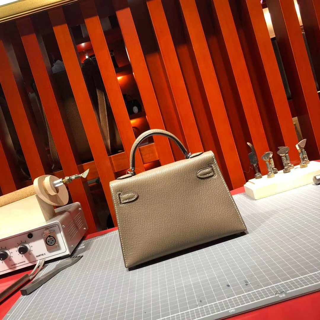 Hermes Minikelly2代 爱马仕大象灰顶级山羊皮迷你凯莉包2代晚宴手包 银扣