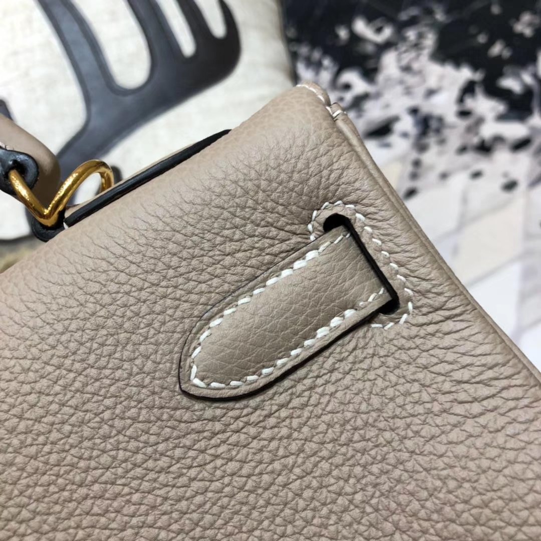 爱马仕凯莉包尺寸 Hermes Kelly32CM 浅灰色原厂御用小牛皮 金扣