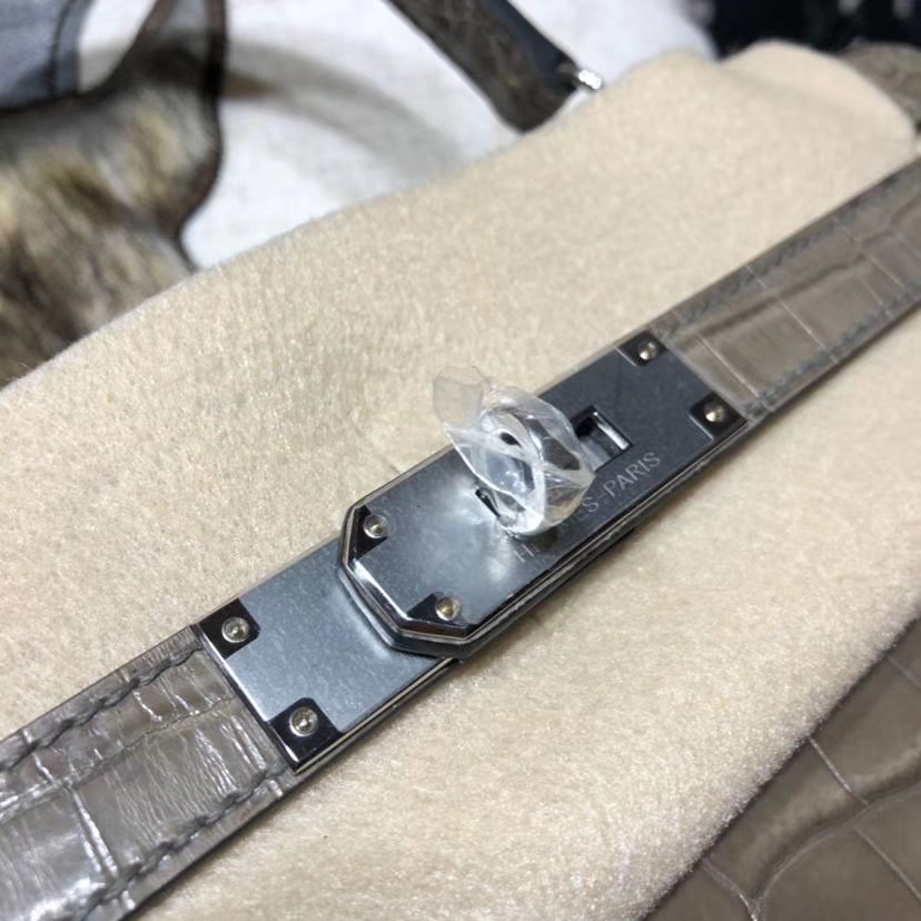 Hermes Kelly28CM 爱马仕大象灰亮光尼罗鳄鱼皮凯莉包外缝 银扣