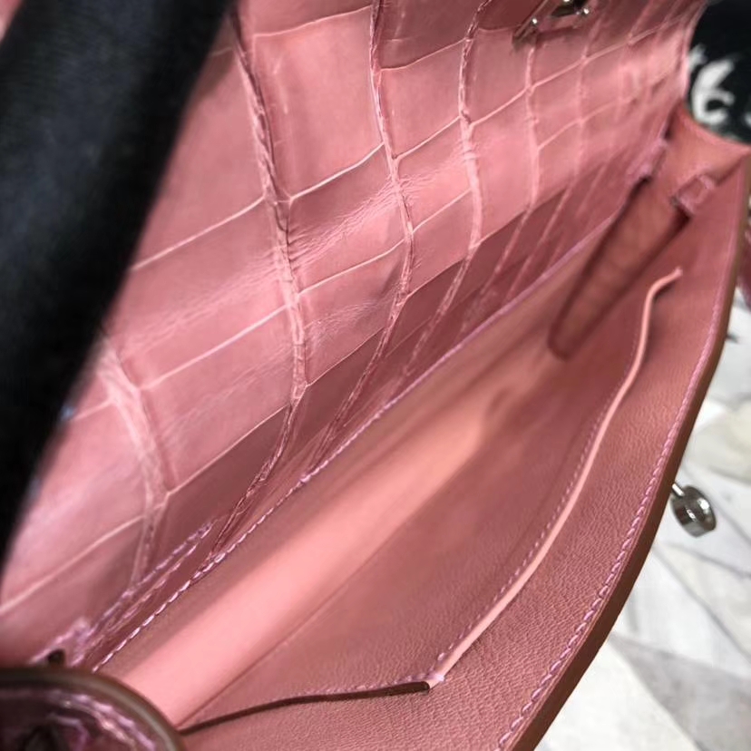 Hermes Kelly Cut 爱马仕陶瓷粉亮光尼罗鳄鱼皮晚宴手包 银扣