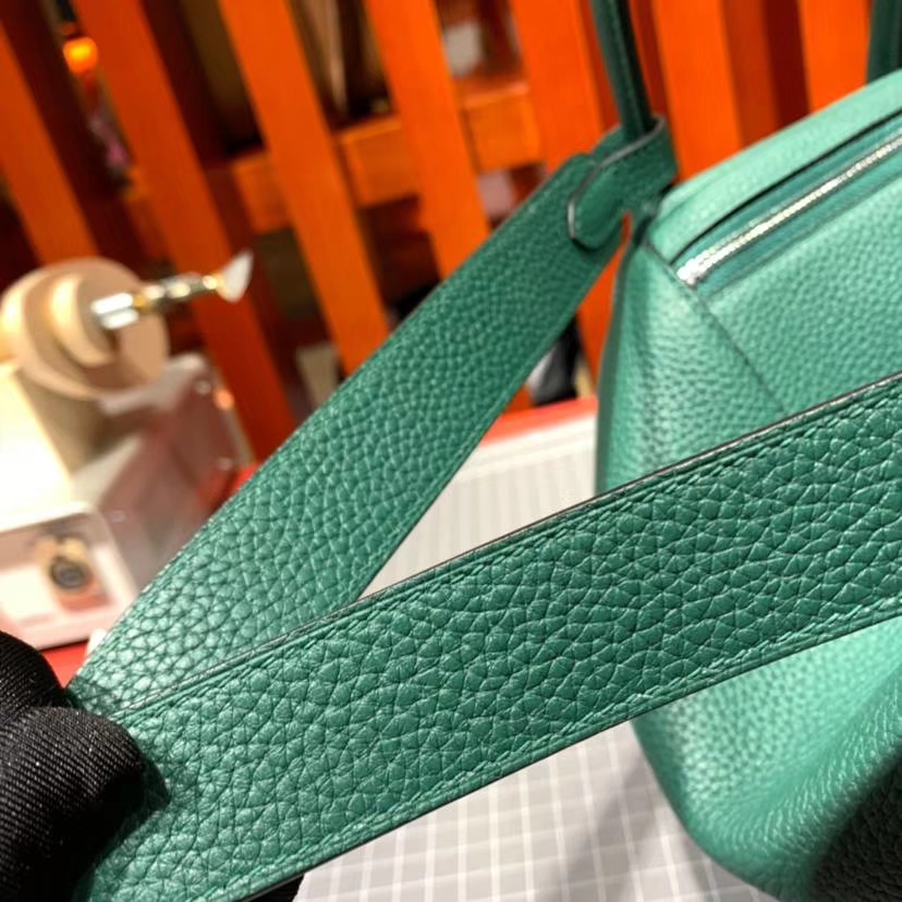 Hermes Lindy26CM 爱马仕原厂御用Togo牛皮琳迪包 孔雀绿 银扣