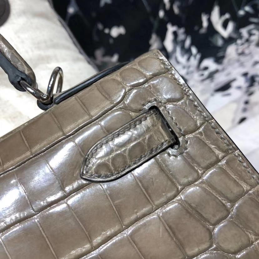 Hermes Kelly28CM 爱马仕大象灰亮光尼罗鳄鱼皮凯莉包外缝 银扣