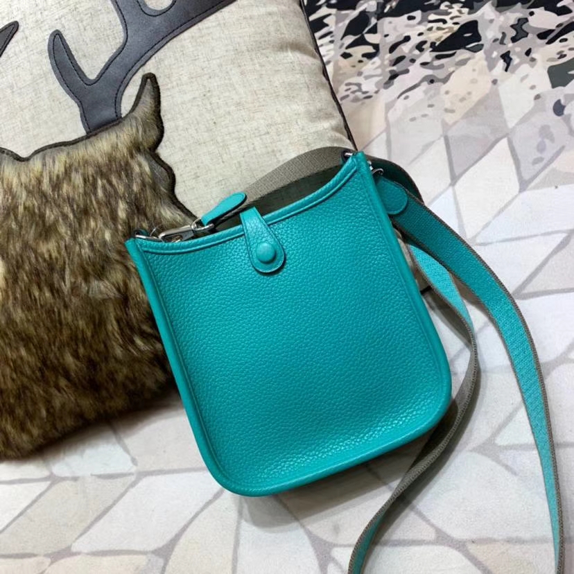 爱马仕包包官网 Hermes Evelyne17CM 孔雀蓝原厂Togo牛皮伊芙林斜挎包