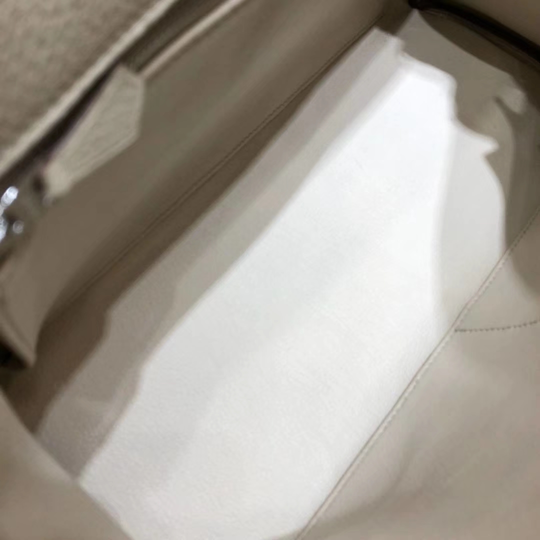 爱马仕Kelly包包 Hermes奶昔白原厂Togo小牛皮凯莉包Kelly32CM 银扣