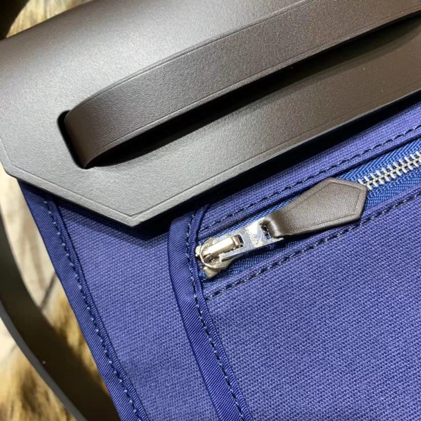 爱马仕新款包包 Hermes Herbag31CM 马鞍皮拼帆布宝石蓝手提单肩斜挎包