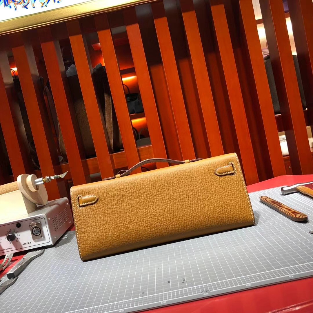 爱马仕手拿包 Hermes Kelly Cut CK75土黄色原厂掌纹牛皮晚宴包 银扣