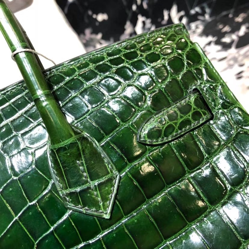 爱马仕女包价格 Hermes Birkin30CM 祖母绿亮光尼罗鳄鱼皮铂金包 金扣