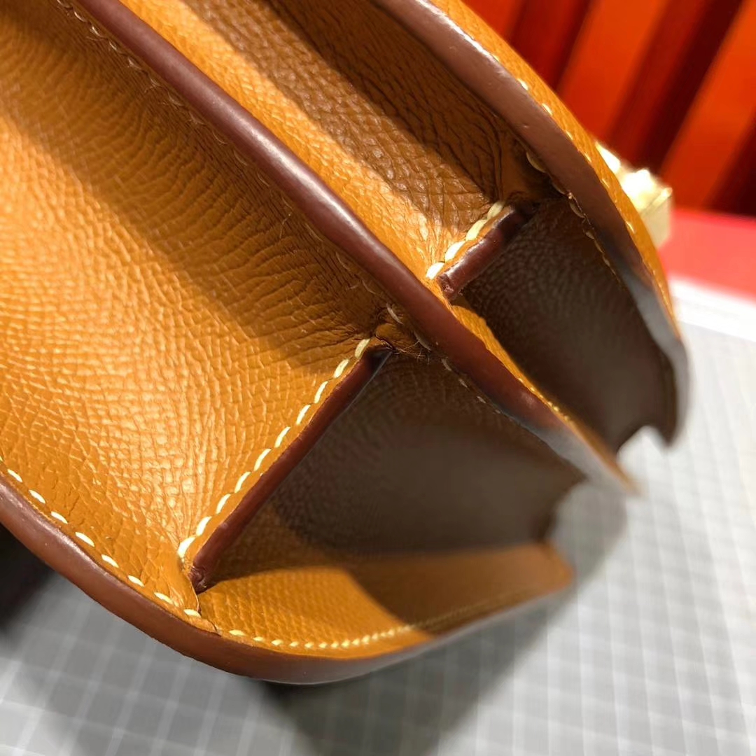 爱马仕康斯坦包尺寸 Hermes Constance24CM CK75土黄色原厂掌纹牛皮 金扣