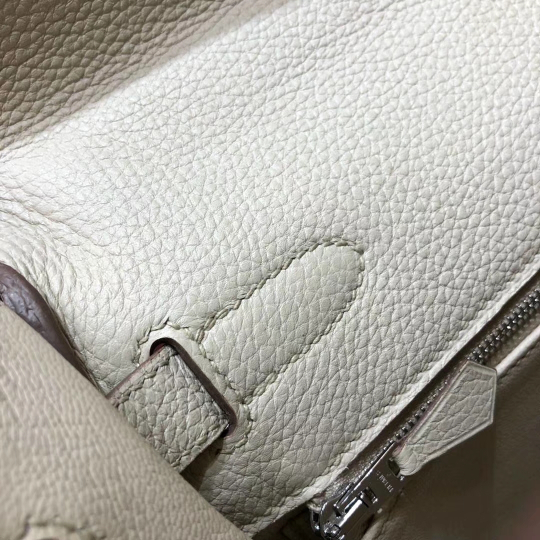 爱马仕Kelly包包 Hermes奶昔白原厂Togo小牛皮凯莉包Kelly32CM 银扣