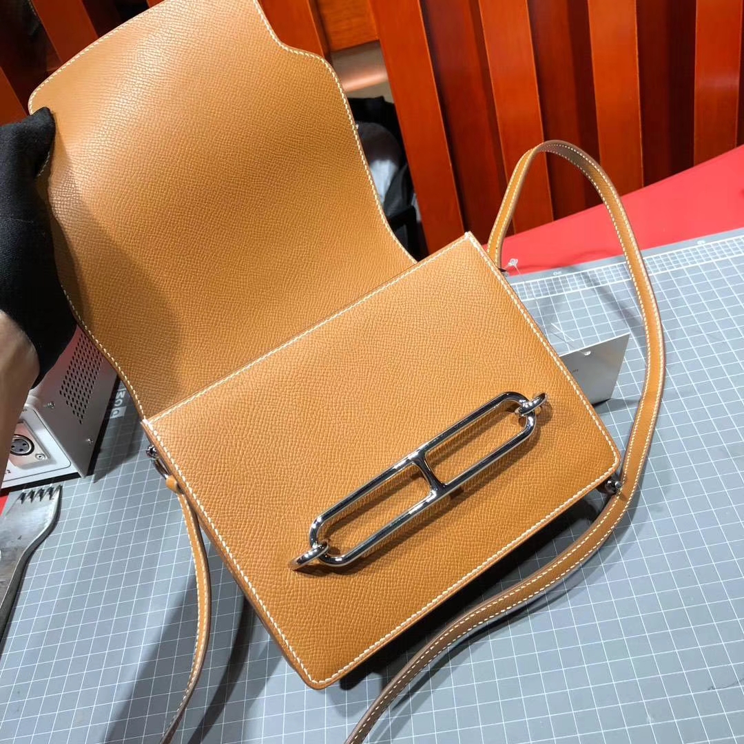 Hermes Roulis19CM 爱马仕CK75金棕色原厂掌纹牛皮猪鼻子包斜挎包 银扣