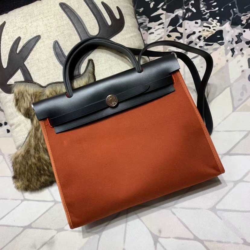 纯手工缝制 Hermes Herbag31CM 爱马仕古铜色帆布拼黑色马鞍皮手提包 银扣