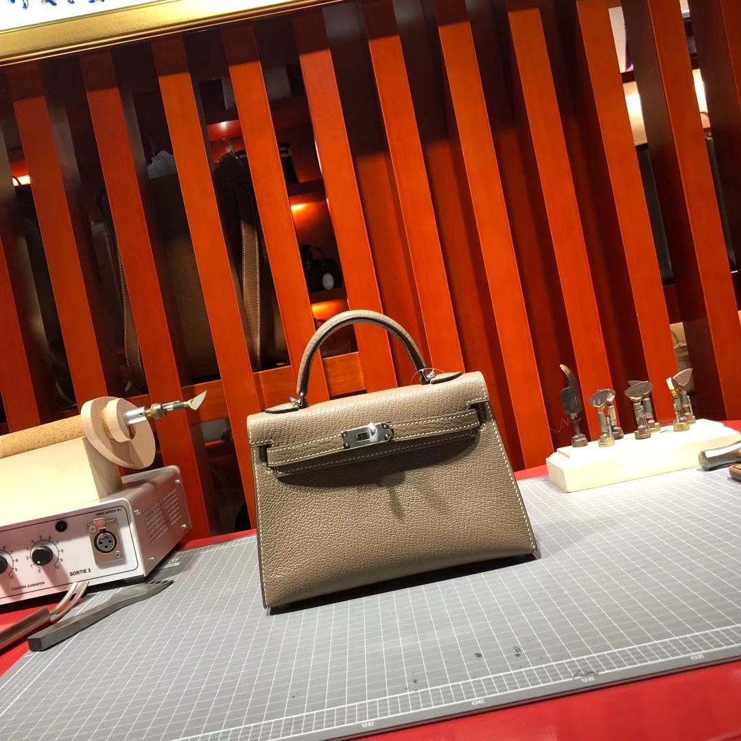 Hermes Minikelly2代 爱马仕大象灰顶级山羊皮迷你凯莉包2代晚宴手包 银扣