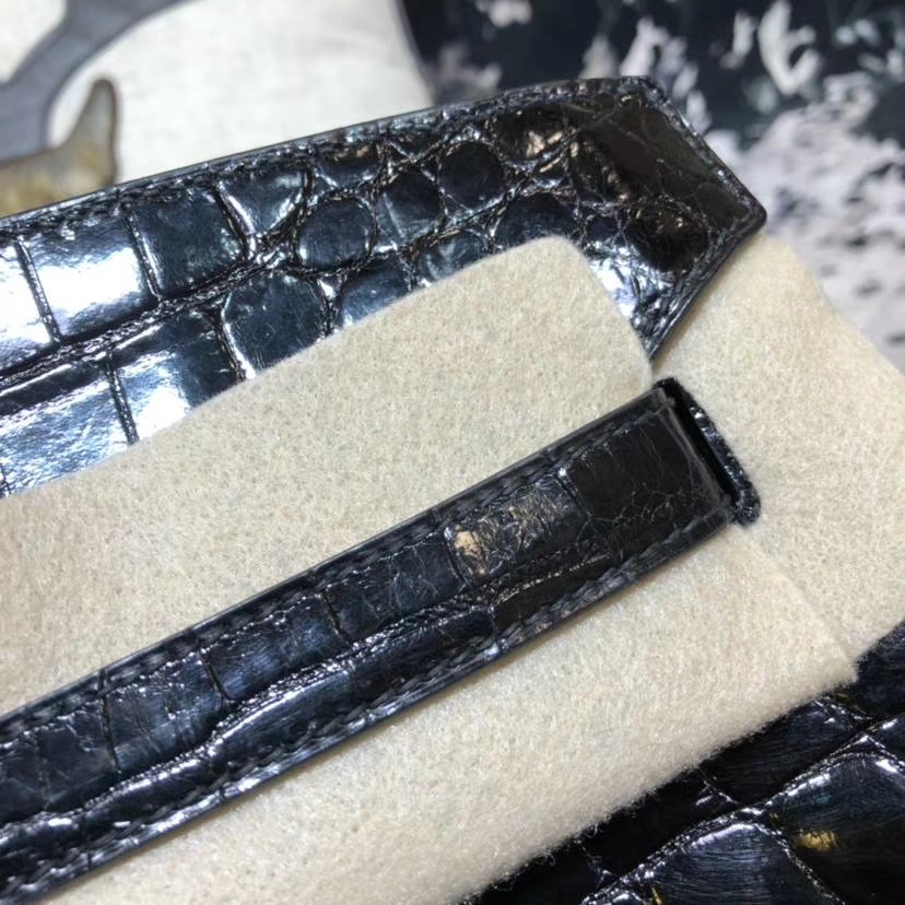 Hermes Birkin35CM 爱马仕黑色亮光尼罗鳄鱼皮铂金包 金扣