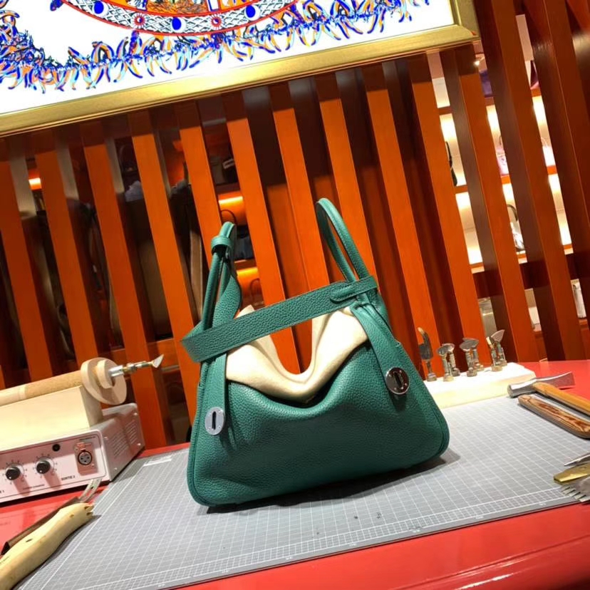 Hermes Lindy26CM 爱马仕原厂御用Togo牛皮琳迪包 孔雀绿 银扣