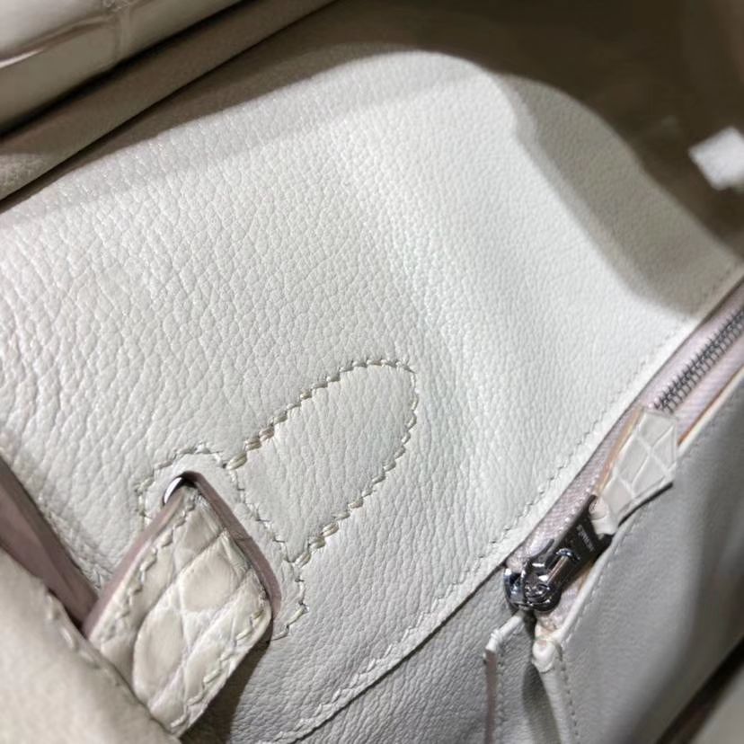 爱马仕铂金包价格 Hermes奶油灰亚光鳄鱼皮Birkin30CM 银扣