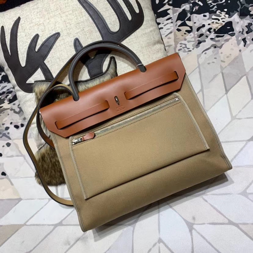 爱马仕女包价格 Hermes Herbag31CM 休闲风衣灰帆布拼马鞭皮手提包