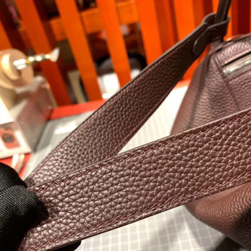 爱马仕Lindy包包 Hermes原厂御用Togo牛皮琳迪包Lindy26CM 波尔多酒红 银扣