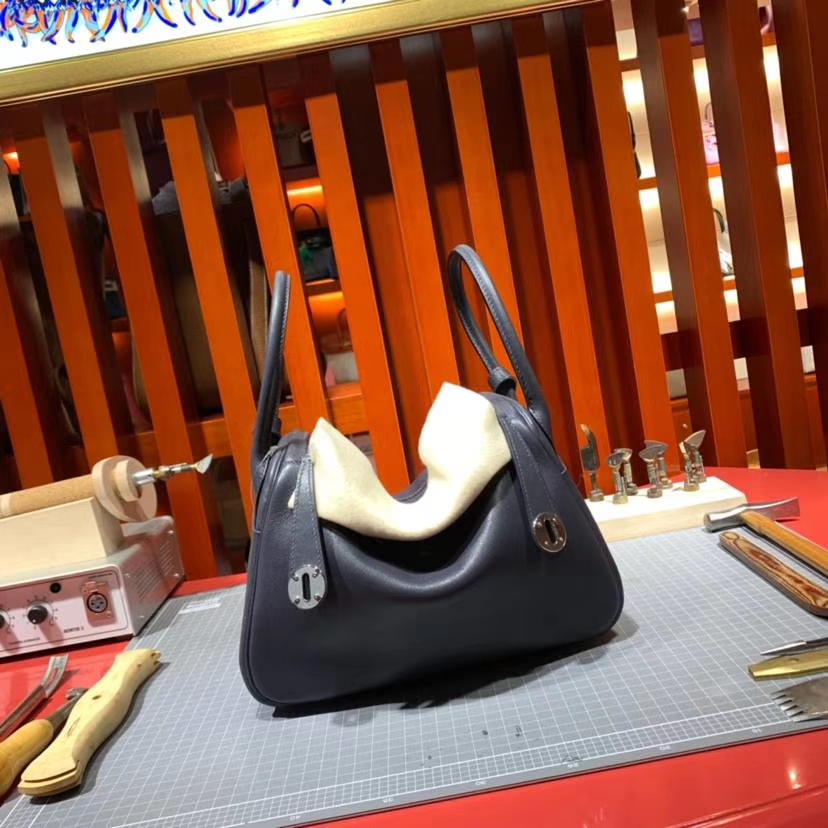 爱马仕琳迪包 Hermes Lindy26CM 午夜蓝原厂御用Swift牛皮 银扣
