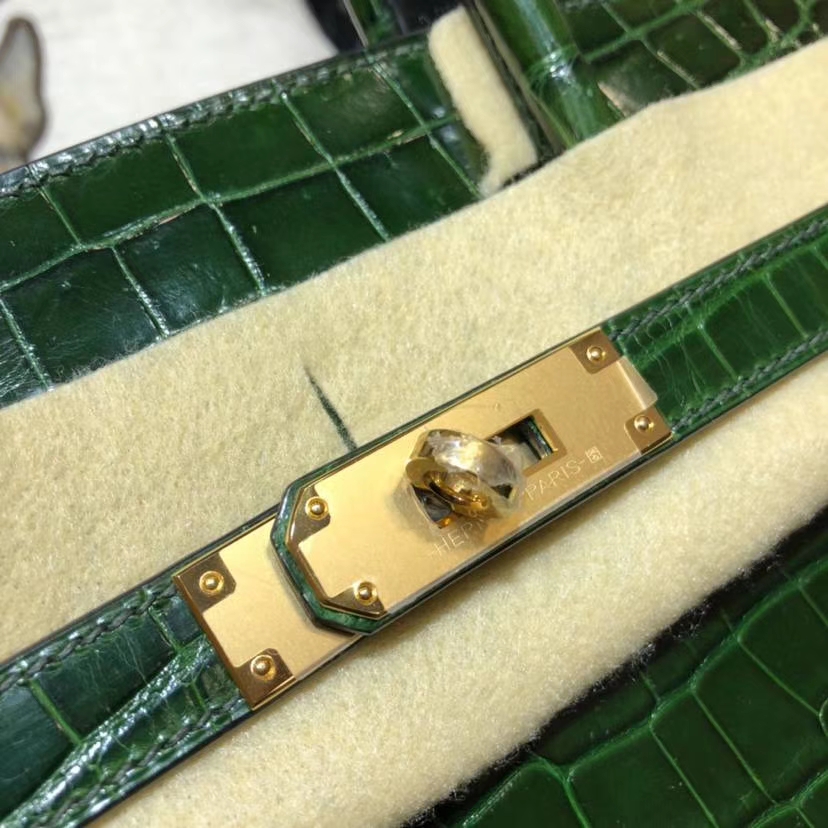 爱马仕女包价格 Hermes Birkin30CM 祖母绿亮光尼罗鳄鱼皮铂金包 金扣