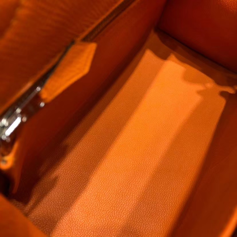 爱马仕凯莉包尺寸 Hermes Kelly28CM 橙色顶级掌纹牛皮手提女包 银扣