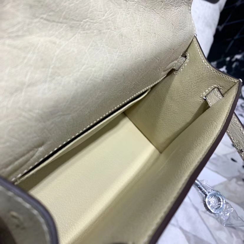 Hermes Minikelly Pochette22CM 爱马仕CC10奶昔白南非鸵鸟皮迷你凯莉包 银扣