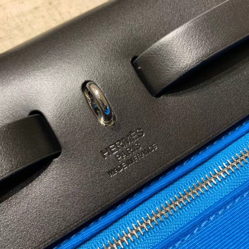 广州白云皮具城 Hermes爱马仕希腊蓝帆布拼马鞭 皮Herbag休闲单肩手提包31CM