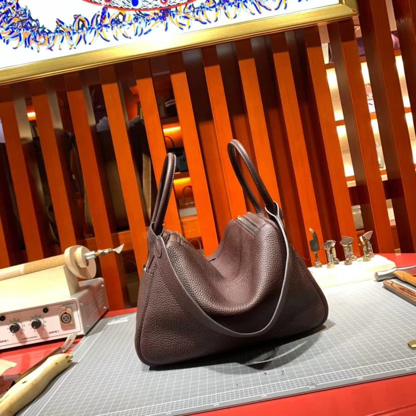 爱马仕Lindy包包 Hermes原厂御用Togo牛皮琳迪包Lindy26CM 波尔多酒红 银扣