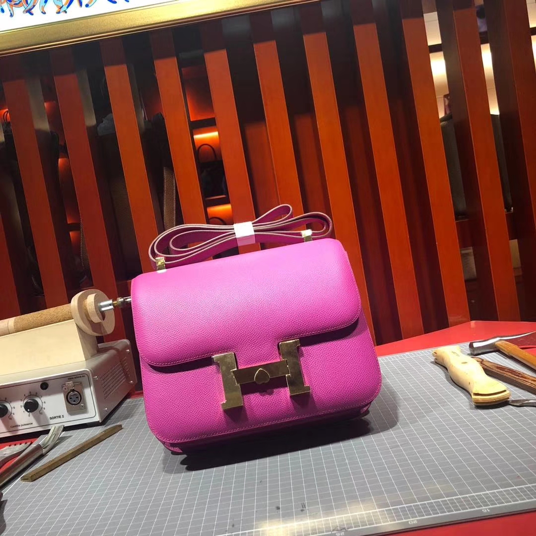 Hermes Constance24CM 爱马仕玉兰粉顶级掌纹牛皮康斯坦包空姐包 金扣
