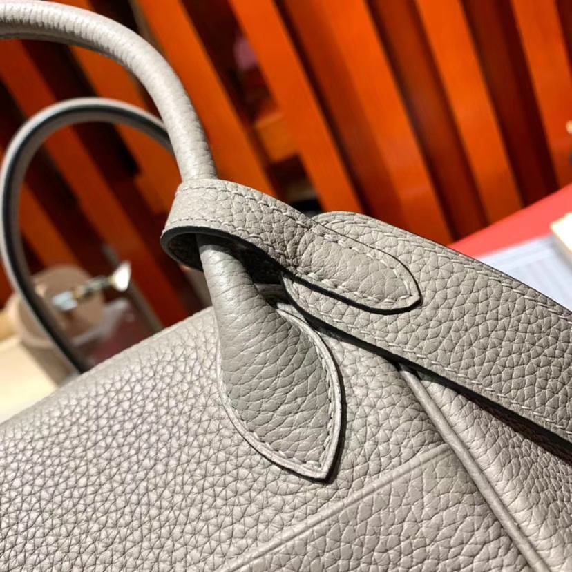 爱马仕琳迪包尺寸 Hermes冰川灰原厂御用Togo牛皮Lindy26CM 金扣