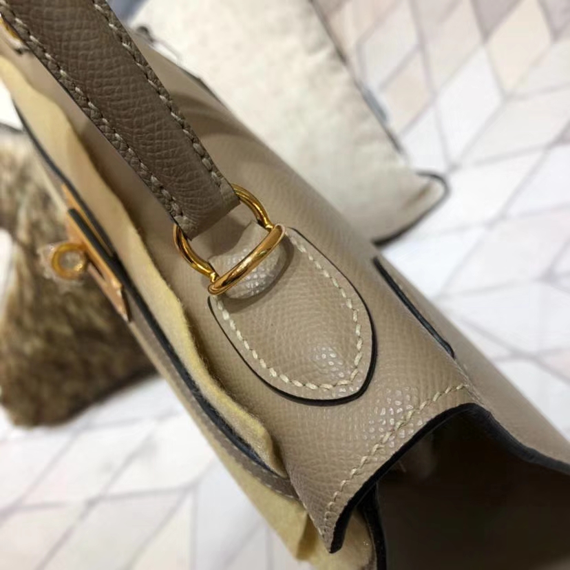 广州白云皮具城 Hermes爱马仕浅灰色进口Epsom牛皮凯莉包Kelly28CM 金扣
