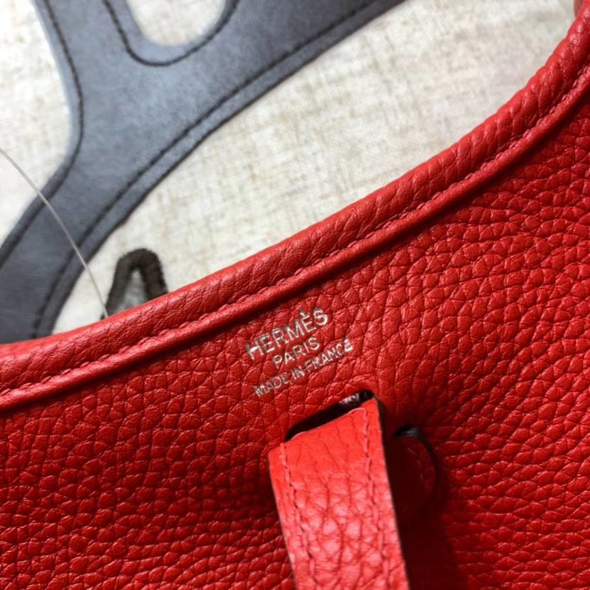 爱马仕斜挎女包 Hermes Evelyne17CM 大红色原厂Togo牛皮伊芙林包 银扣