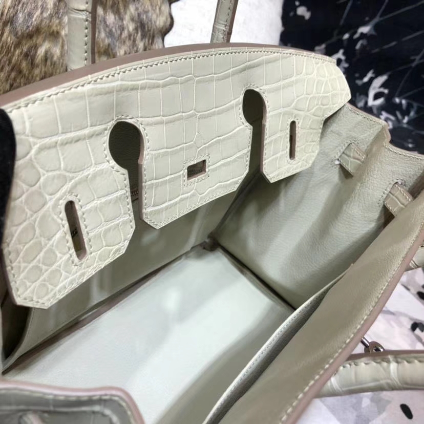 爱马仕铂金包价格 Hermes奶油灰亚光鳄鱼皮Birkin30CM 银扣