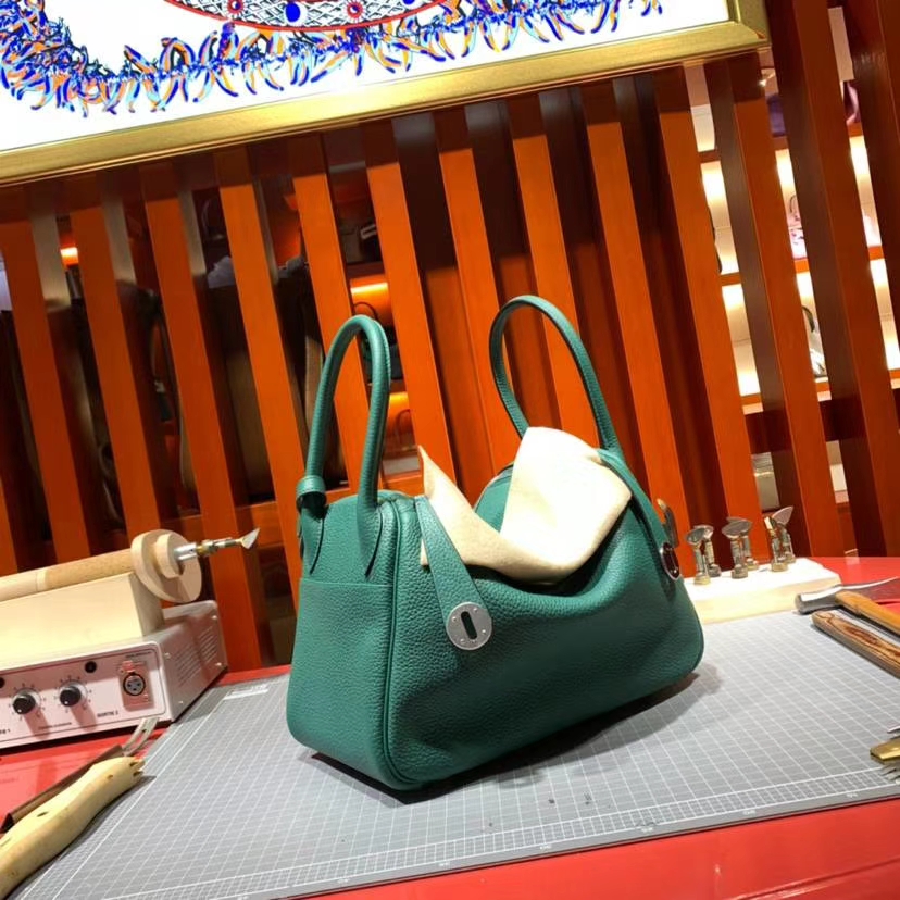 Hermes Lindy26CM 爱马仕原厂御用Togo牛皮琳迪包 孔雀绿 银扣