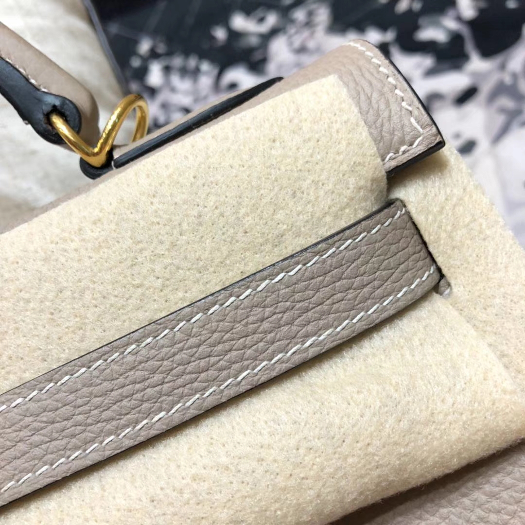 爱马仕凯莉包尺寸 Hermes Kelly32CM 浅灰色原厂御用小牛皮 金扣