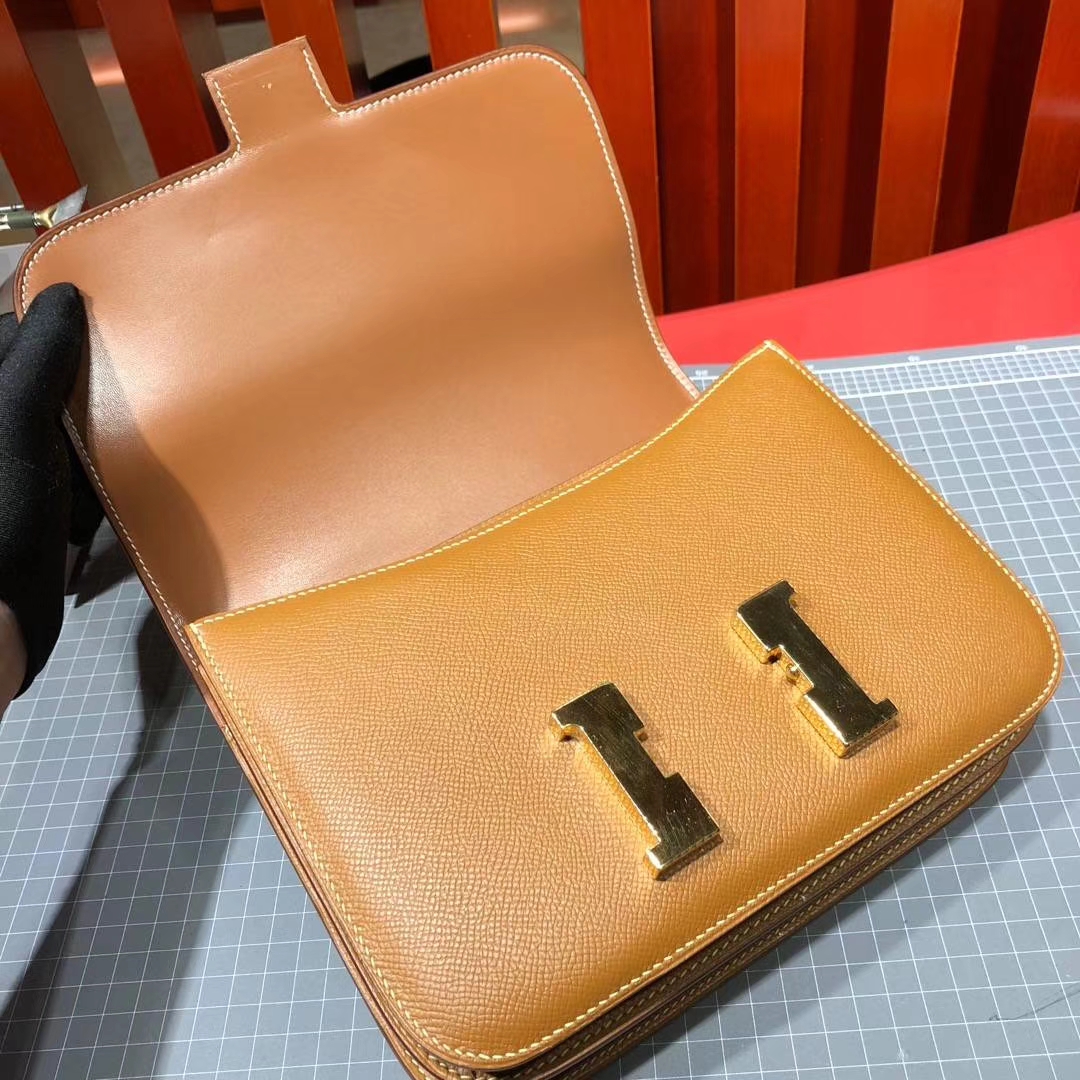 爱马仕康斯坦包尺寸 Hermes Constance24CM CK75土黄色原厂掌纹牛皮 金扣