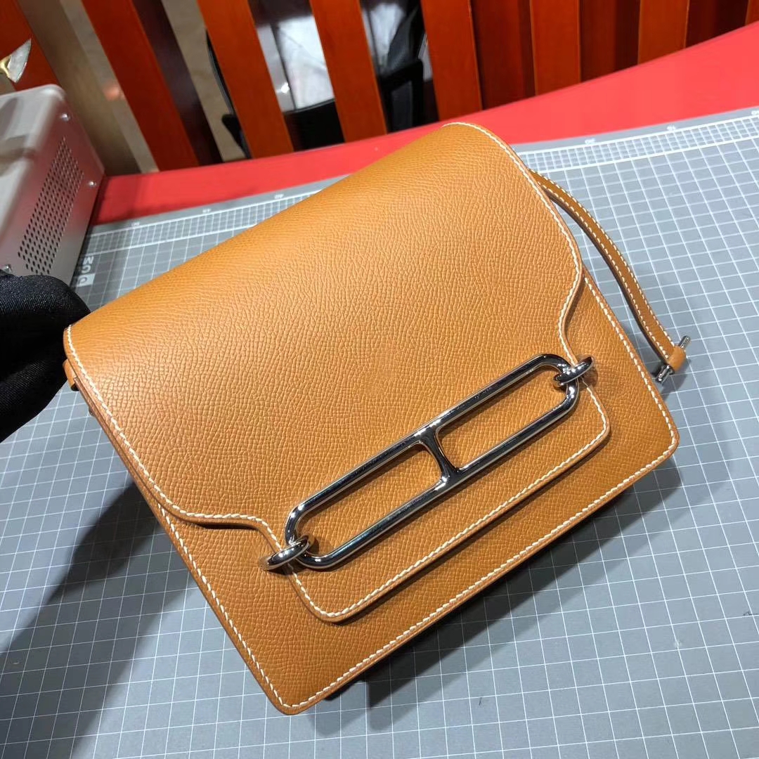 Hermes Roulis19CM 爱马仕CK75金棕色原厂掌纹牛皮猪鼻子包斜挎包 银扣