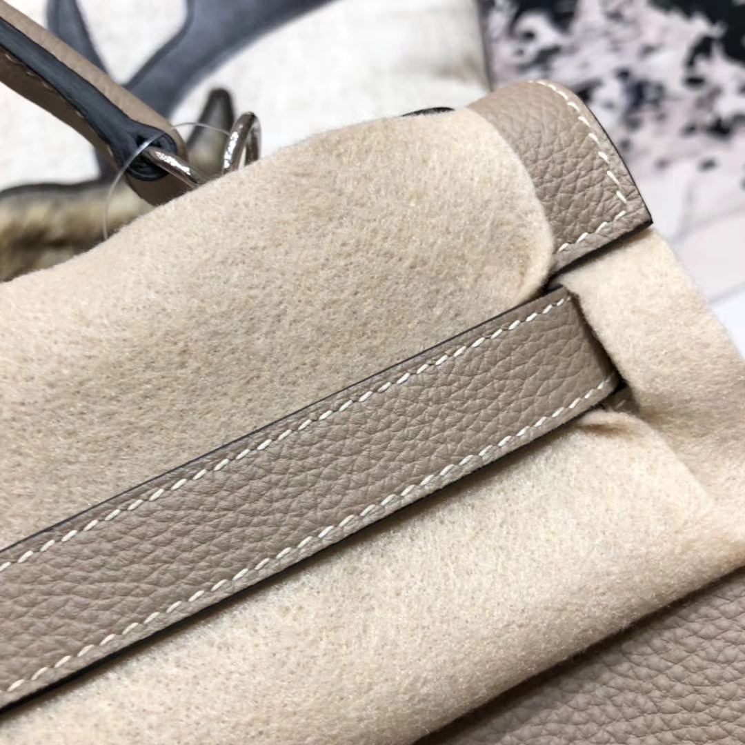 纯手工制作 Hermes爱马仕浅灰色原厂御用Togo牛皮凯莉包Kelly32CM 银扣
