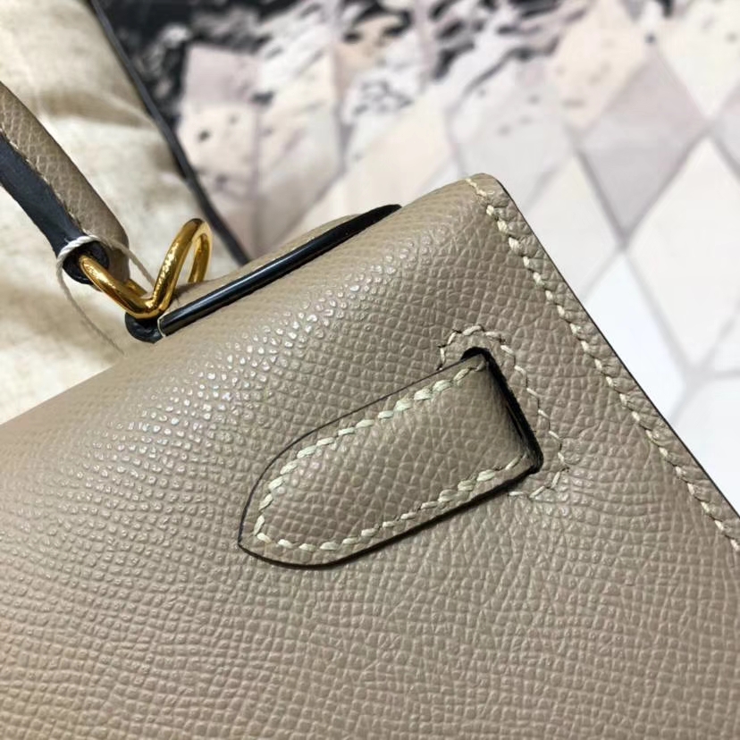 广州白云皮具城 Hermes爱马仕浅灰色进口Epsom牛皮凯莉包Kelly28CM 金扣