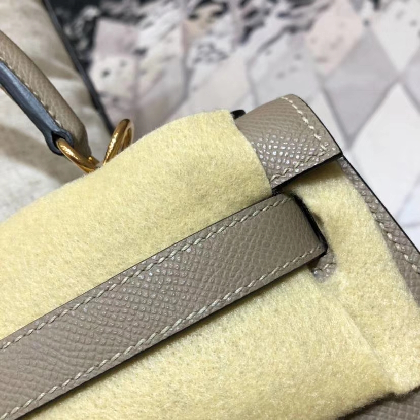 广州白云皮具城 Hermes爱马仕浅灰色进口Epsom牛皮凯莉包Kelly28CM 金扣