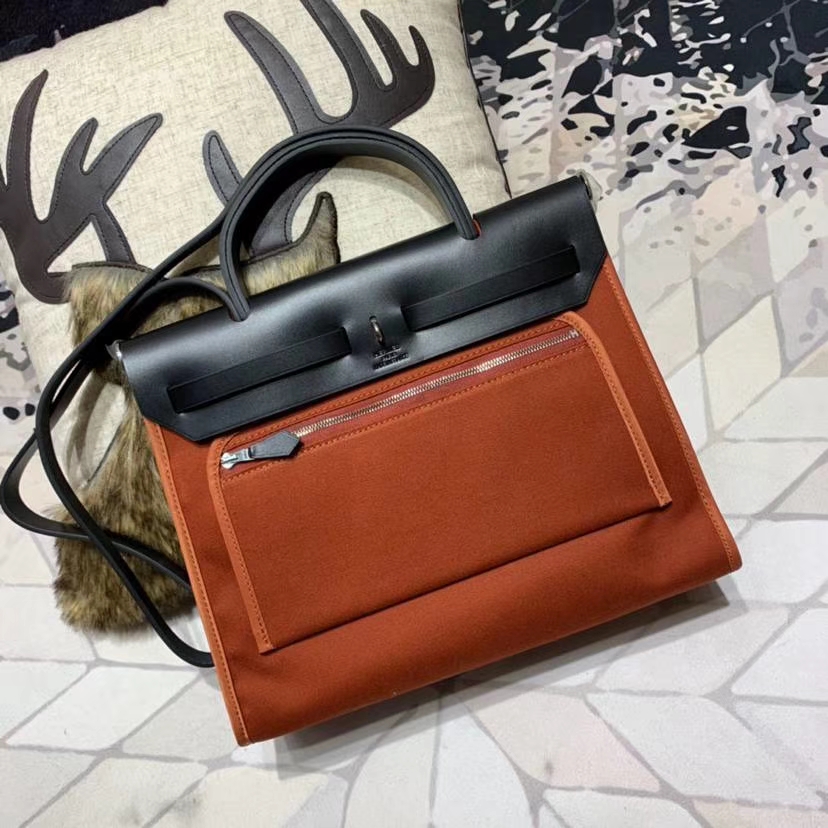 纯手工缝制 Hermes Herbag31CM 爱马仕古铜色帆布拼黑色马鞍皮手提包 银扣