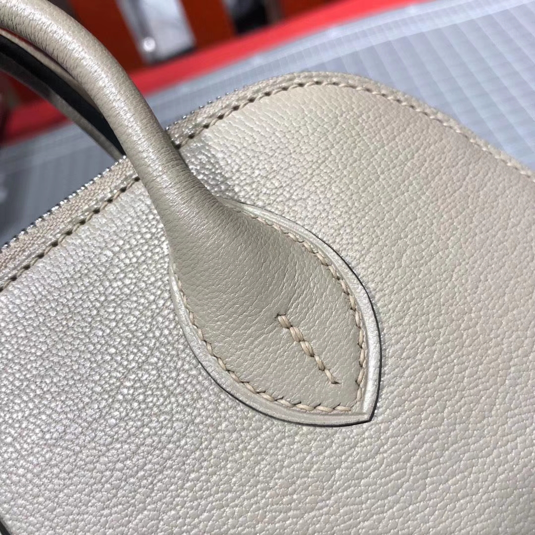 爱马仕包包定制 Hermes Mini Bolide 浅灰色山羊皮迷你保龄球包 银扣