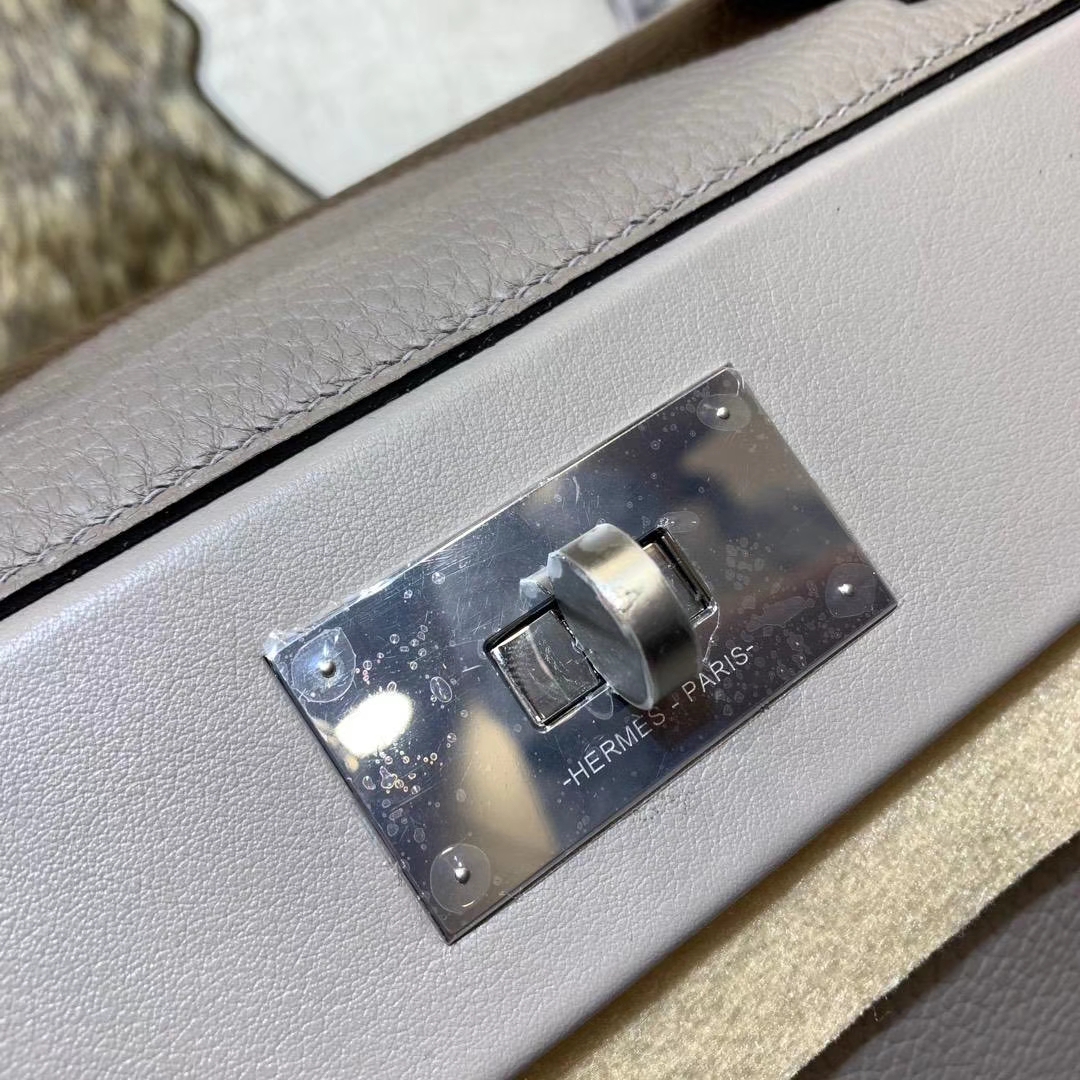 爱马仕包包价格 Hermes Kelly24-24 灰色顶级Togo牛皮新款凯莉包 银扣