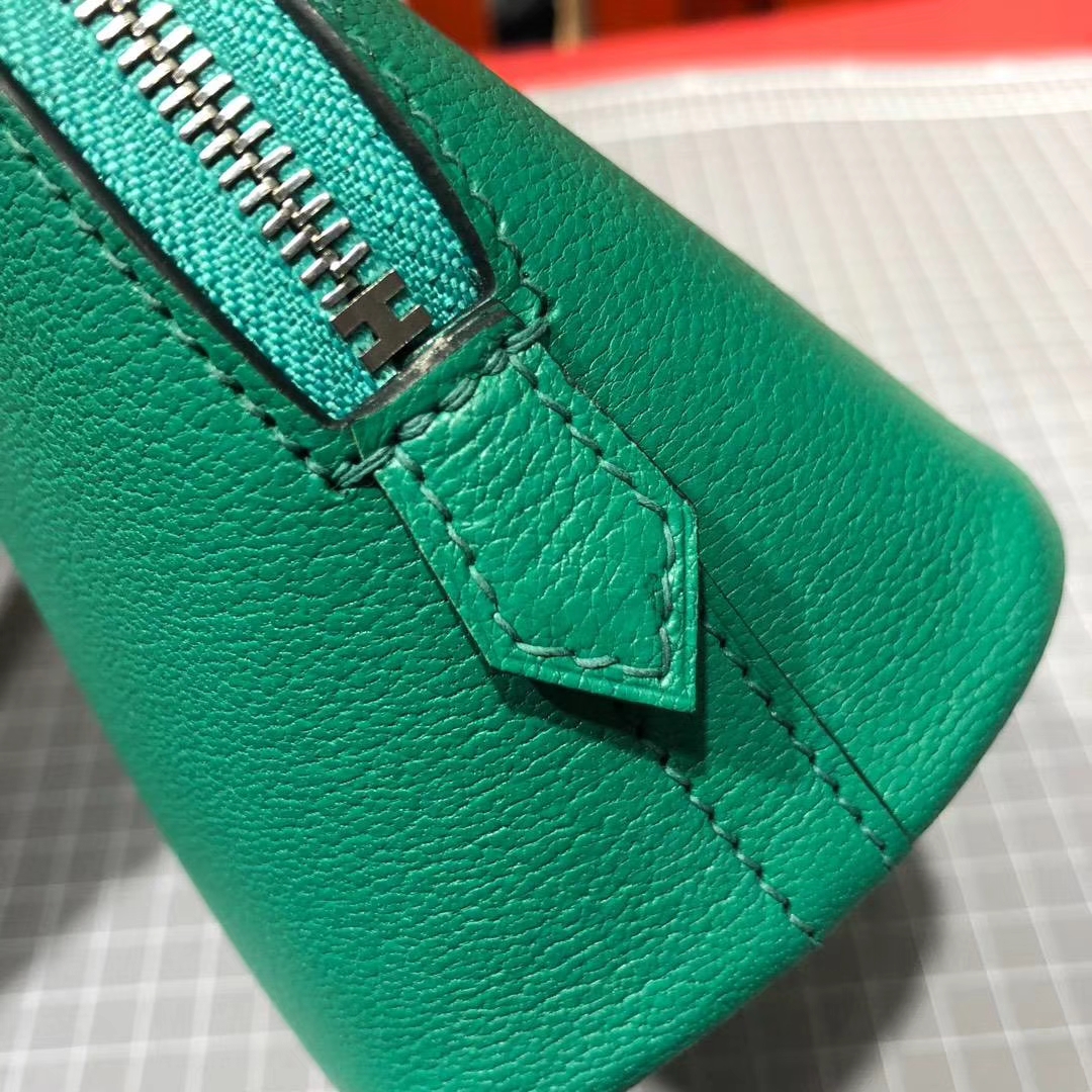 广州包包批发 Hermes爱马仕孔雀绿进口顶级山羊皮mini Bolide迷你保龄球包 银扣