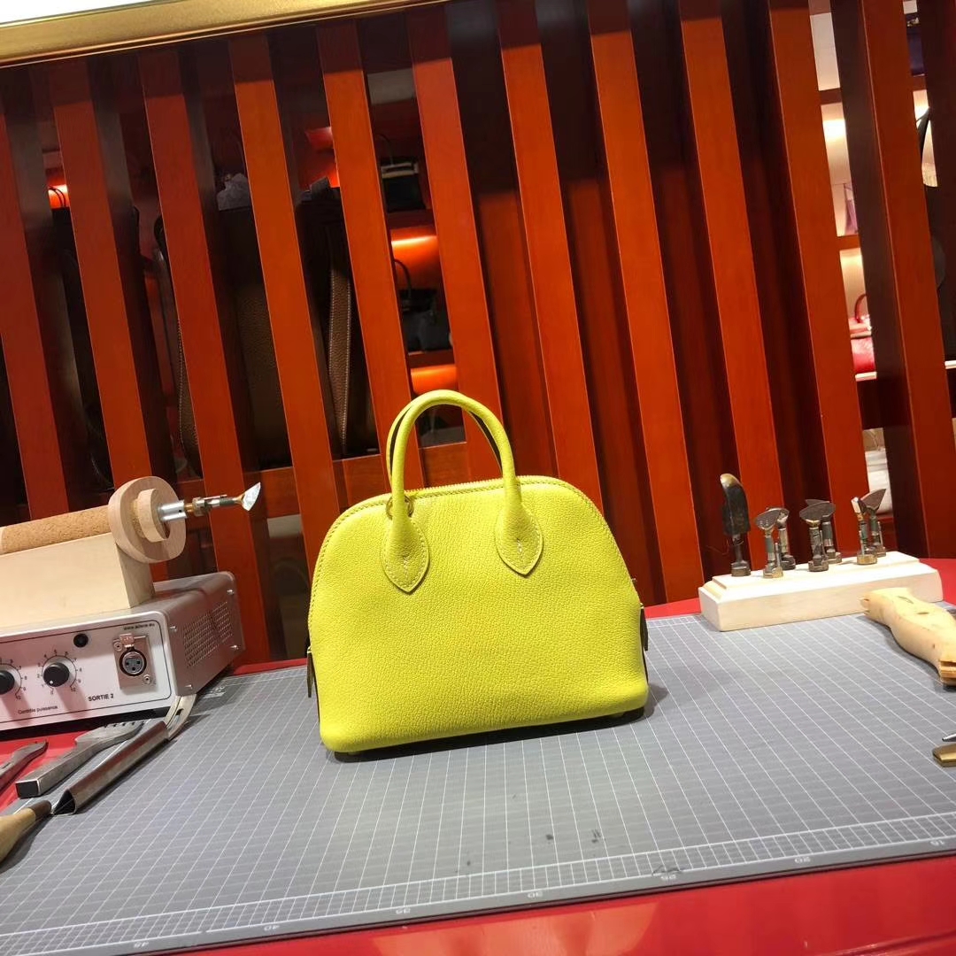 Hermes Mini Bolide 爱马仕柠檬黄山羊皮迷你保龄球包 金扣