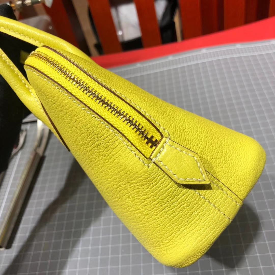Hermes Mini Bolide 爱马仕柠檬黄山羊皮迷你保龄球包 金扣