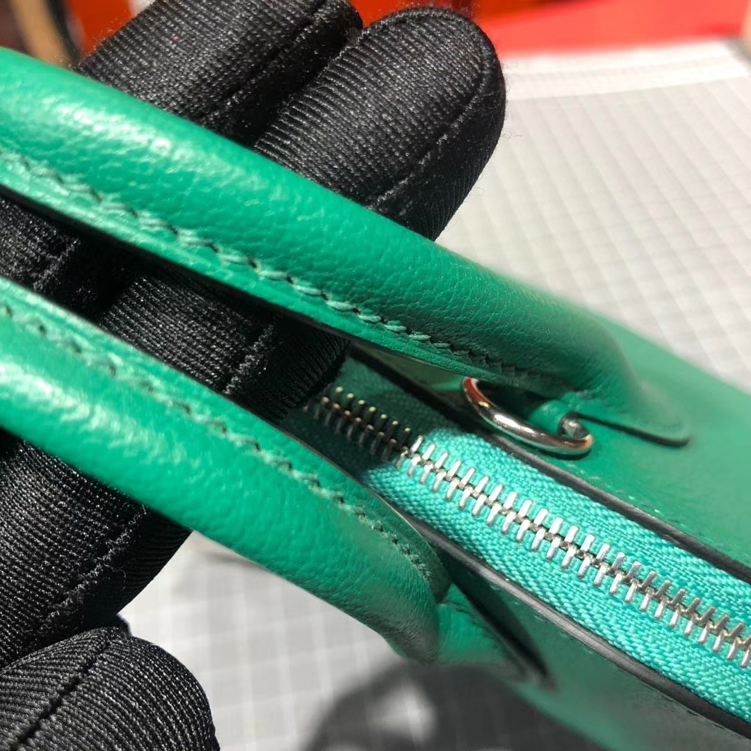 广州包包批发 Hermes爱马仕孔雀绿进口顶级山羊皮mini Bolide迷你保龄球包 银扣