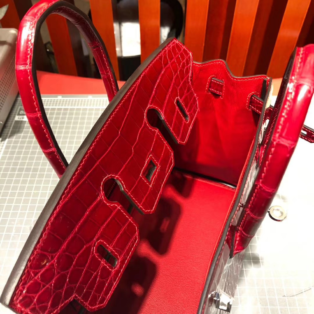 Hermes Birkin25CM 爱马仕法国亮面尼罗鳄鱼皮铂金包 法拉利红 银扣